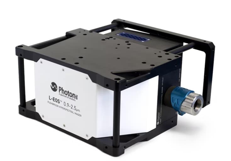 Pushbroom hyperspectral camera for geology and mineral mapping